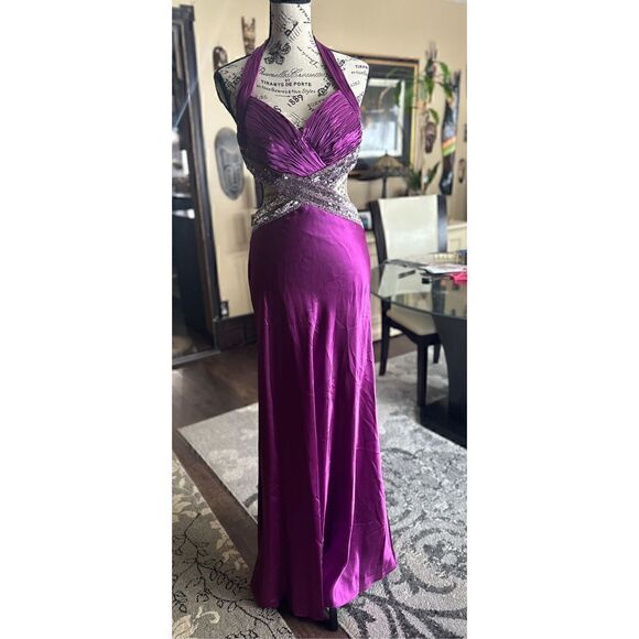 Faviana couture , Stunning, purple gown with side cut outs and Beautiful beading - Picture 7 of 16